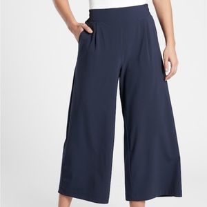 NWT Athleta Brooklyn Wide Leg Crop Pant 6